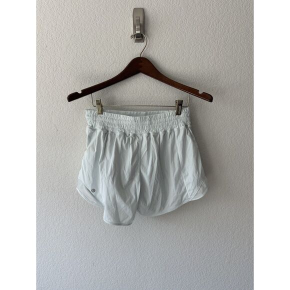 Lululemon Hotty Hot Shorts Size 8 - Picture 1 of 5